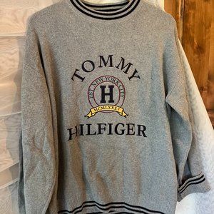 Oversized Retro Tommy Hilfiger embroidered Sweater